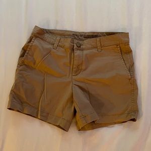 Gap khaki shorts size 0.